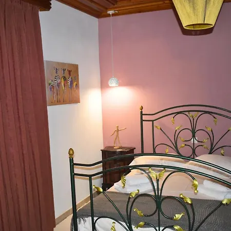 Lila's Mikros Prinos