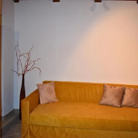 Lila's Mikros Prinos