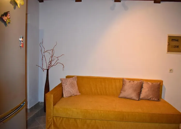 Lila's Mikros Prinos