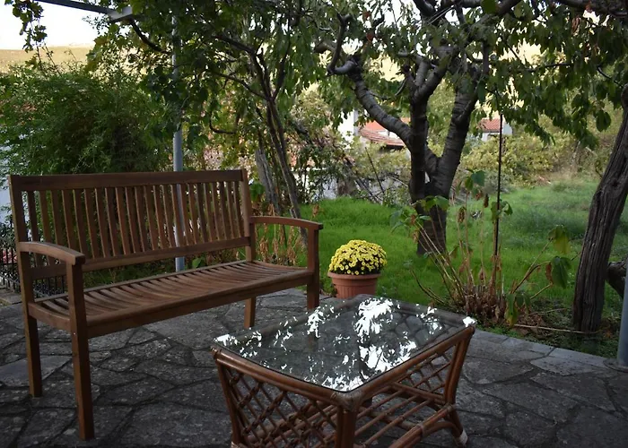 Lila's Mikros Prinos